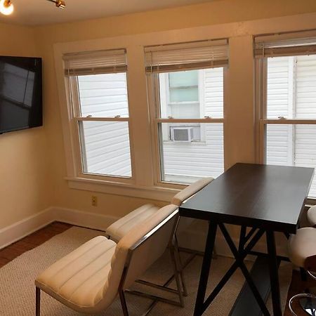 The Yellow Door 3-Bedroom Downtown Near Vt&Ru رادفورد المظهر الخارجي الصورة