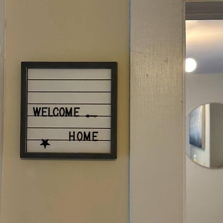 The Yellow Door 3-Bedroom Downtown Near Vt&Ru رادفورد المظهر الخارجي الصورة