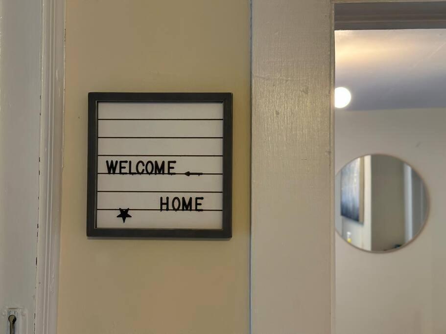The Yellow Door 3-Bedroom Downtown Near Vt&Ru رادفورد المظهر الخارجي الصورة